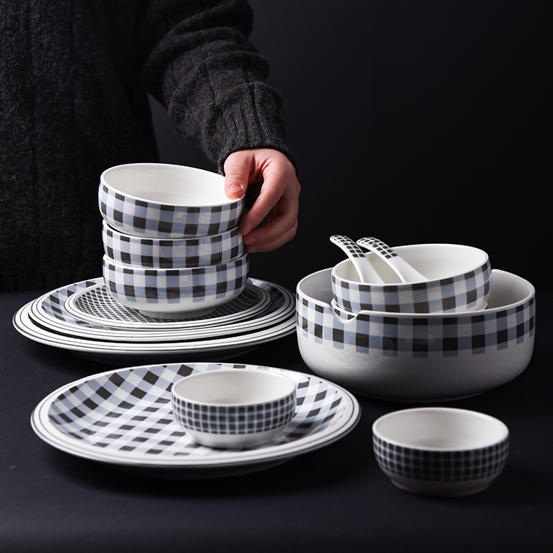 Title 18, Creative Ceramic Checkered Stripes Plate Cutlery