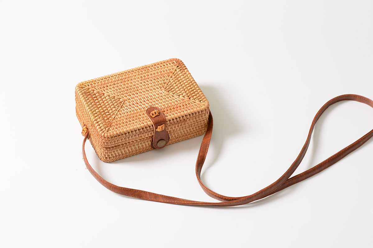 Title 13, Borsa in rattan diagonale mini Sen, cestino con...