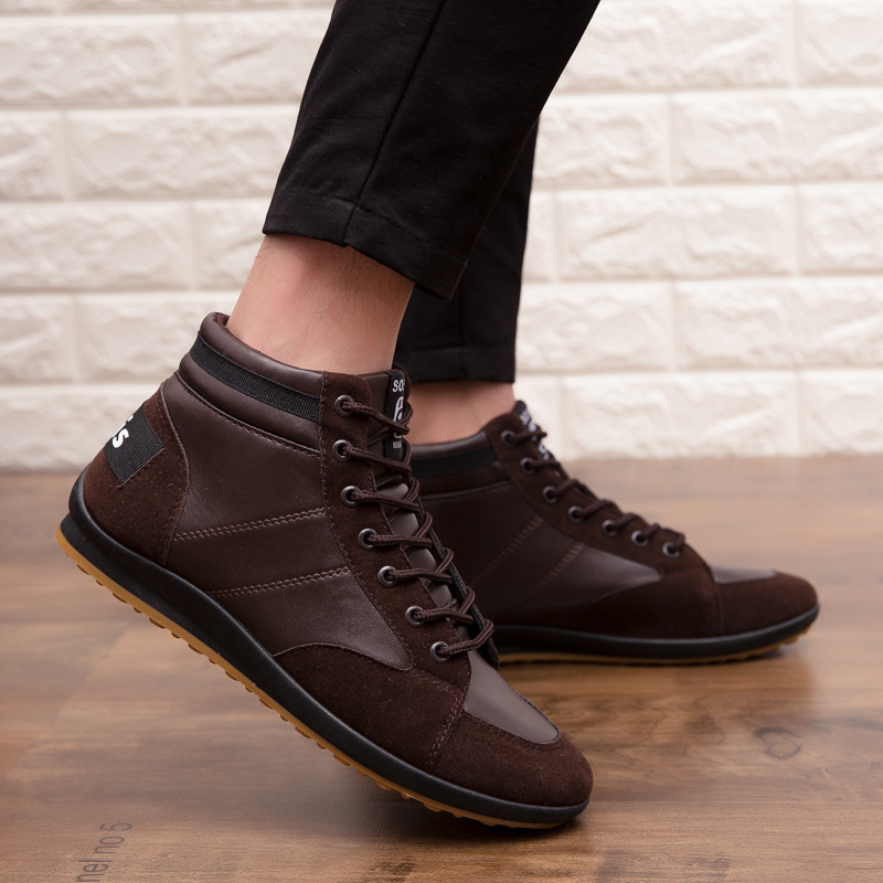 Title 16, British leather boots for men and women. Durabl...