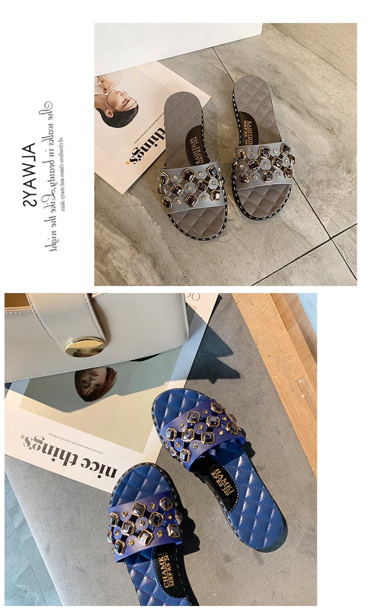 Title 1, Rivet-shaped flat sandals