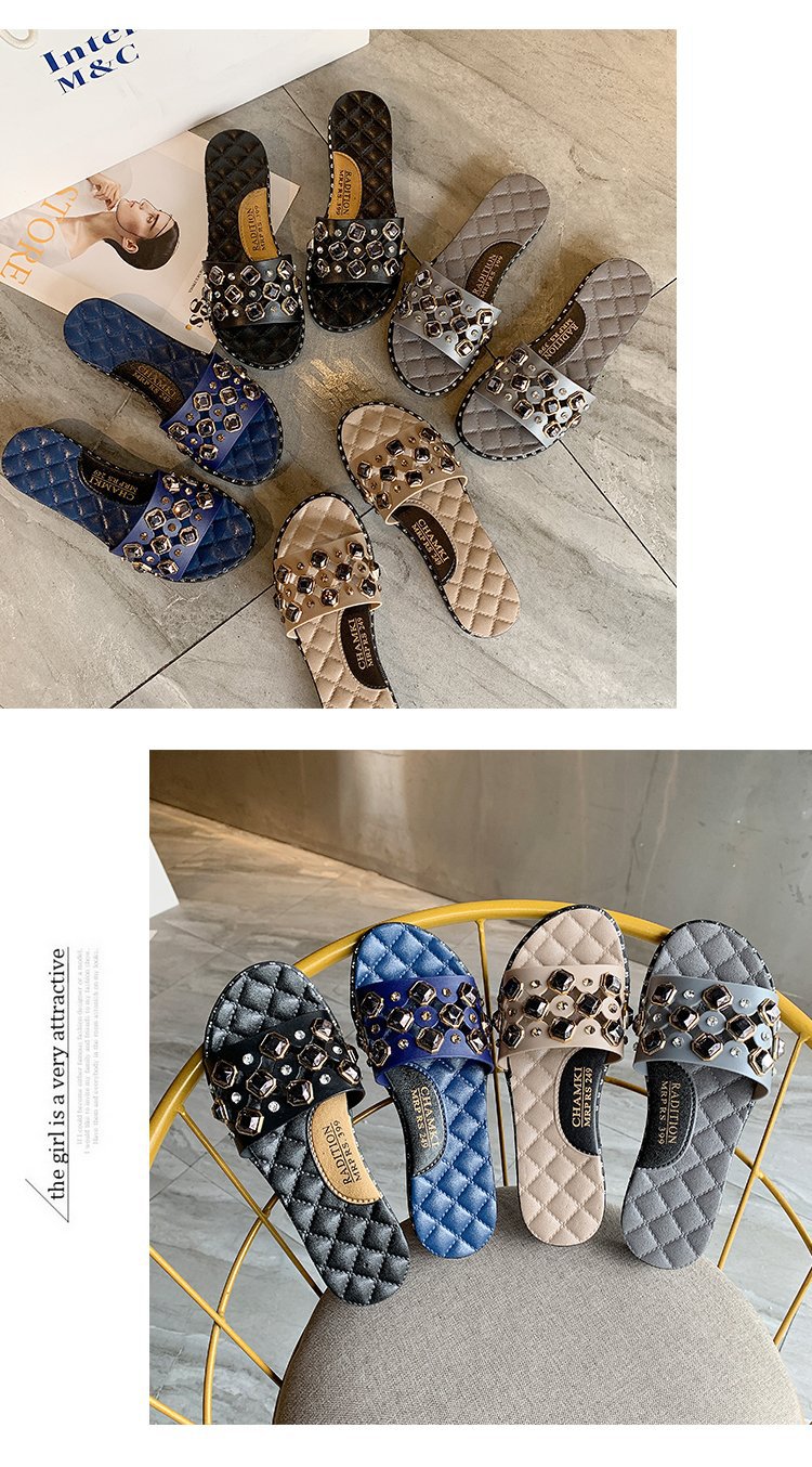 Title 3, Rivet-shaped flat sandals