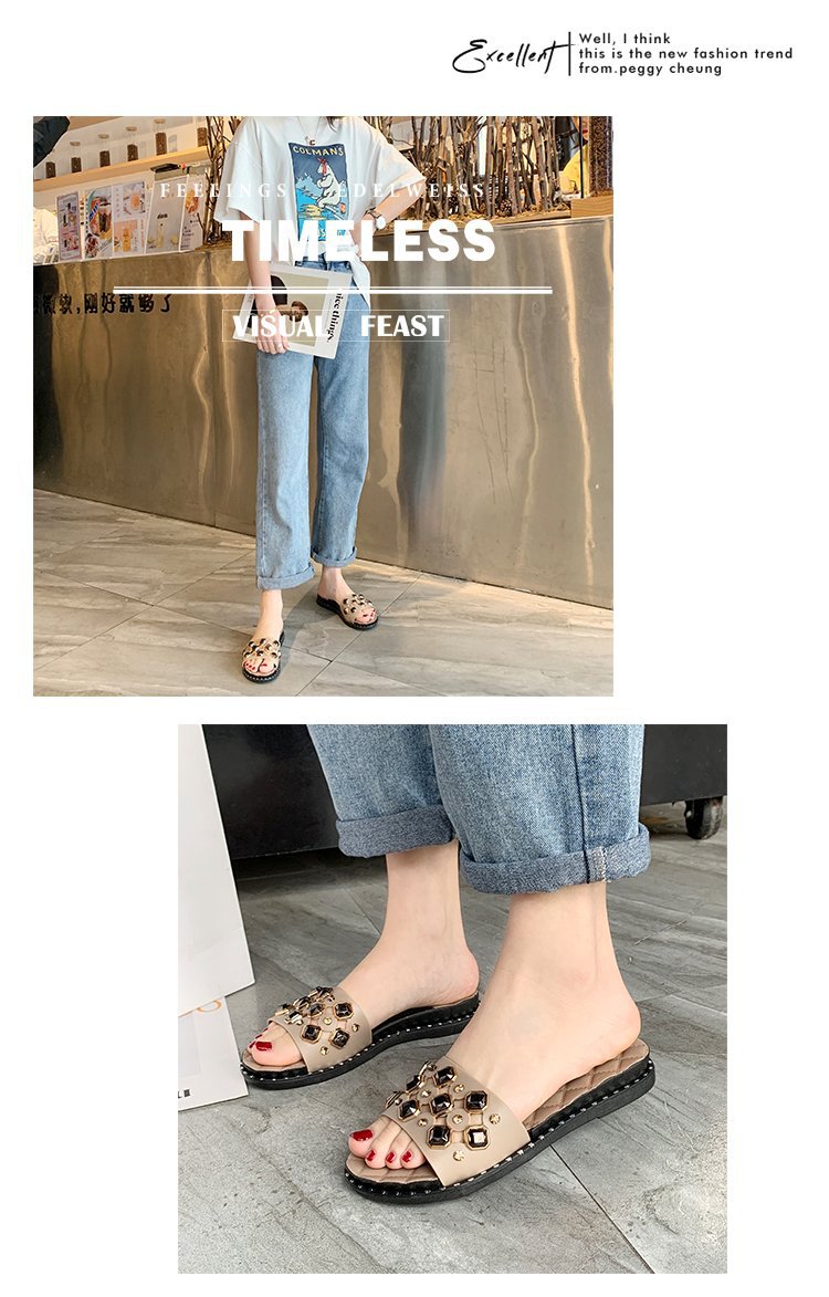 Title 4, Rivet-shaped flat sandals