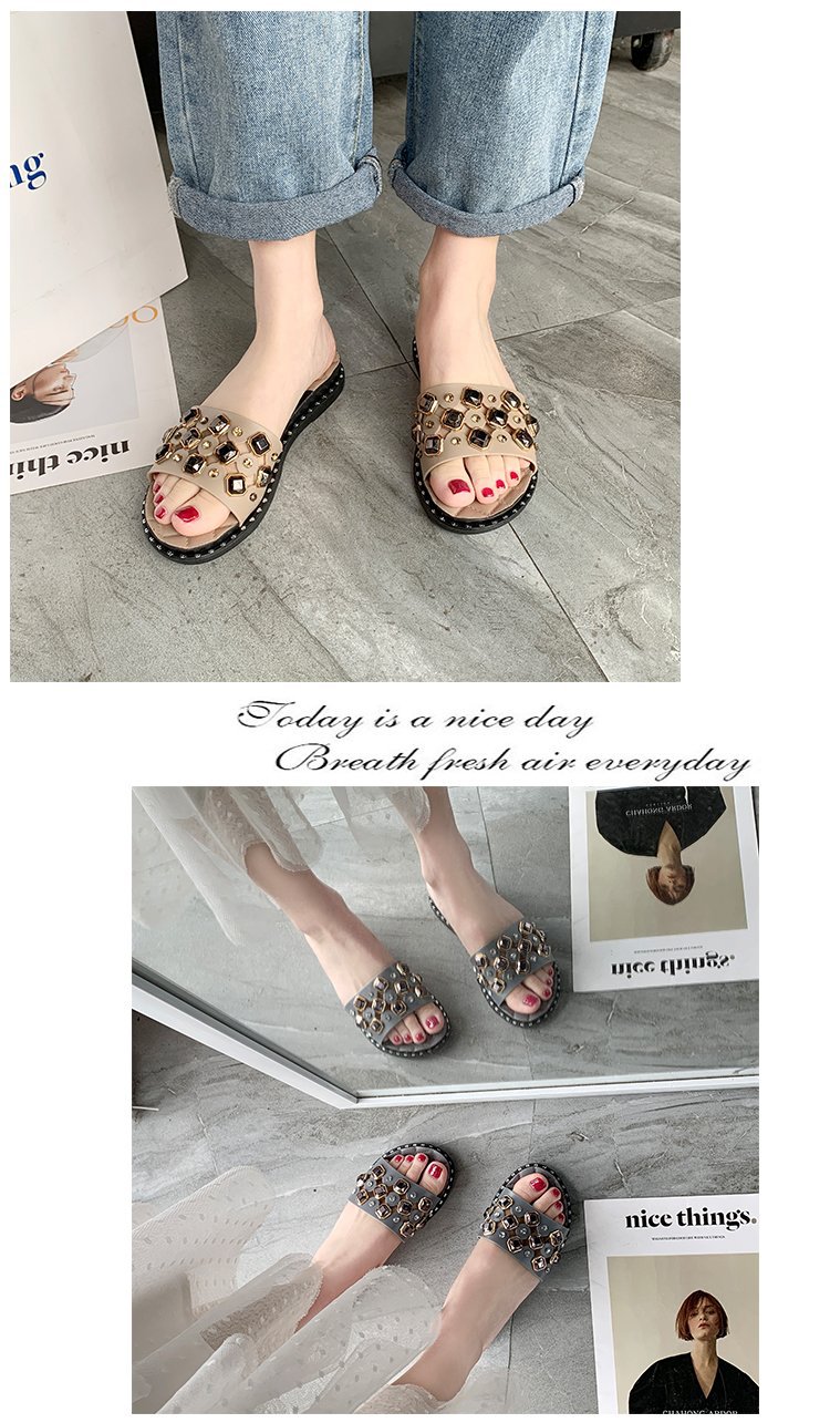 Title 6, Rivet-shaped flat sandals