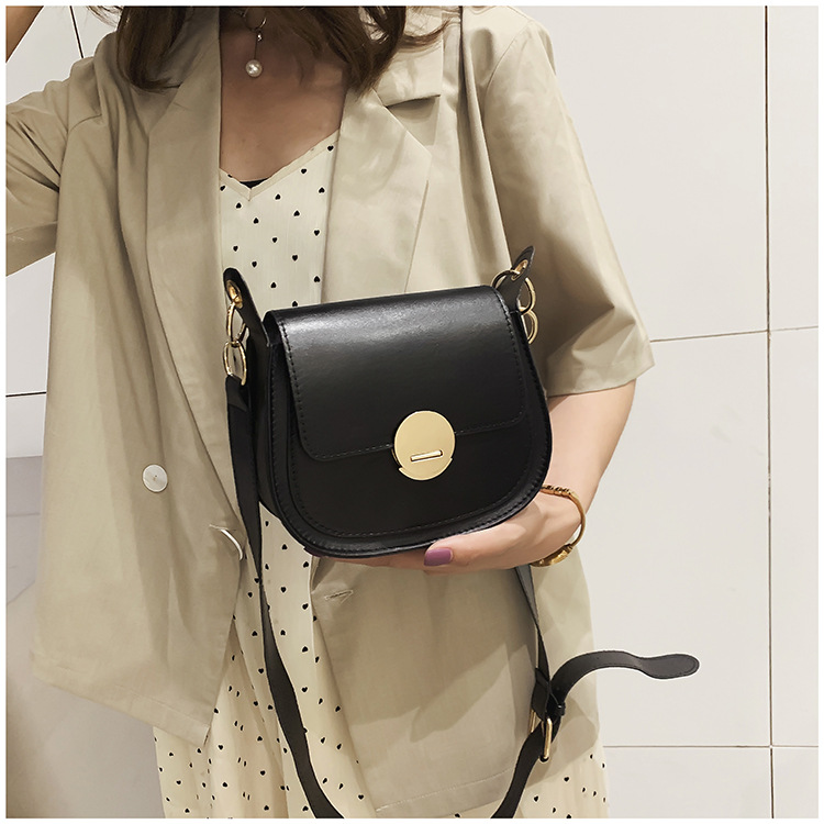 Title 7, Crossbody fashion texture saddle bag