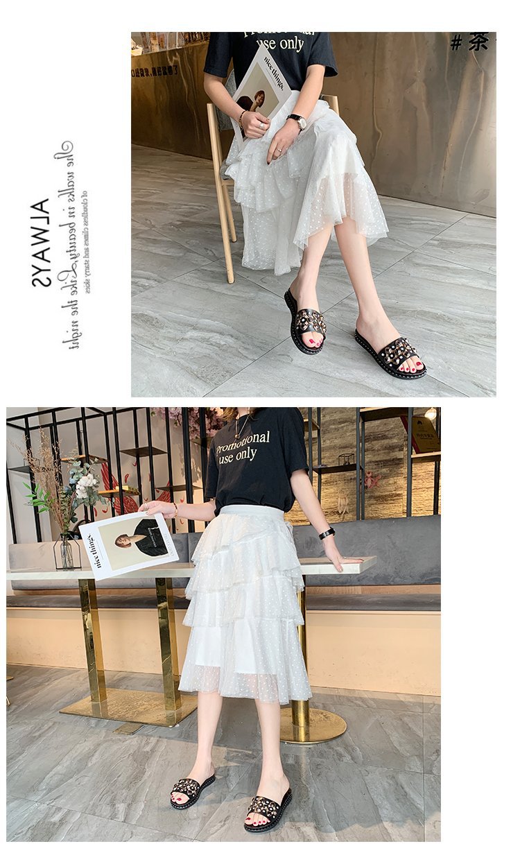 Title 14, Rivet-shaped flat sandals