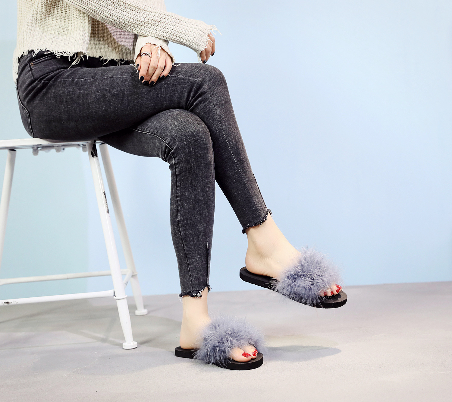 Title 11, Ostrich wollen platte slippers voor ultiem comf...