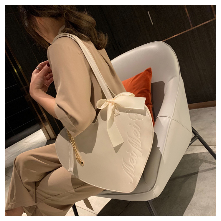 Title 12, Creative One Shoulder Big Bag Girl Love Heart F...