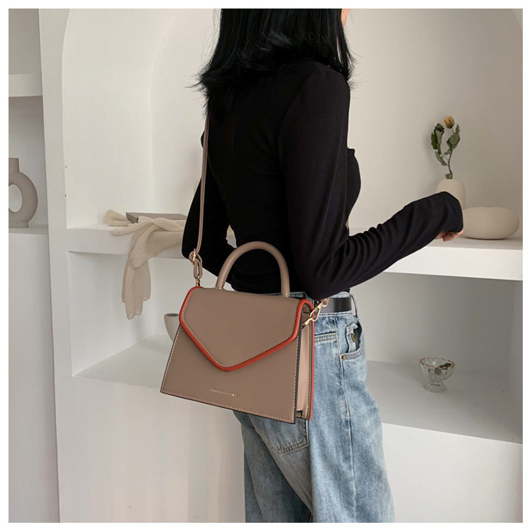 Title 28, Crossbody shoulder bag