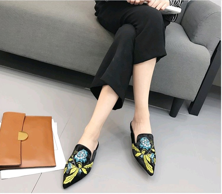 Title 10, Fashion pointed flat sandals and slippers, the ...