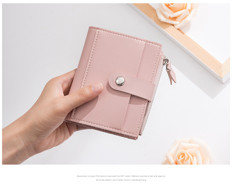 Title 4, Womens short wallet, stylish and compact. Offe...