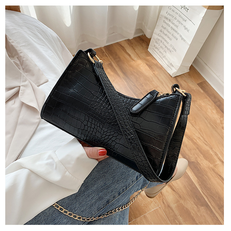 Title 21, Stilvolle Crossbody-Tasche für Damen. Bietet pr...