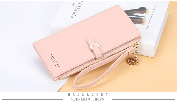 Title 20, Cartera mediana Ms. Baellerry ideal para organi...