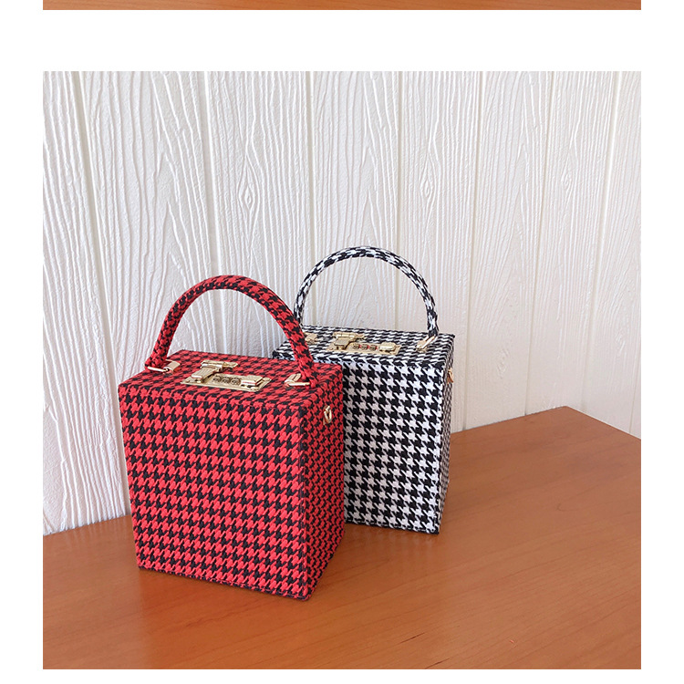 Title 13, Ladies summer woven square bag