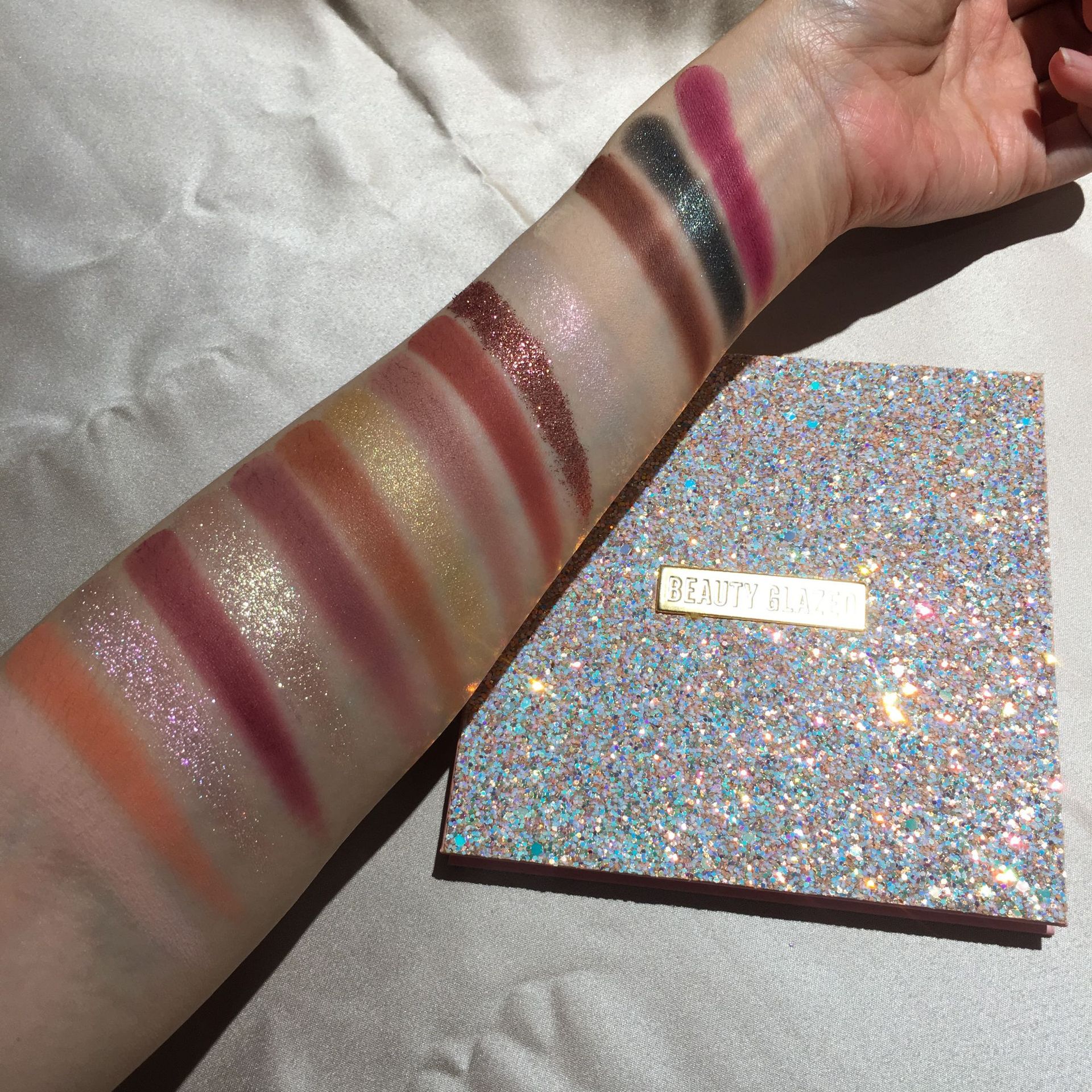 Title 7, Paleta de Sombras Beauty Glazed Sunset Dusk 15 ...