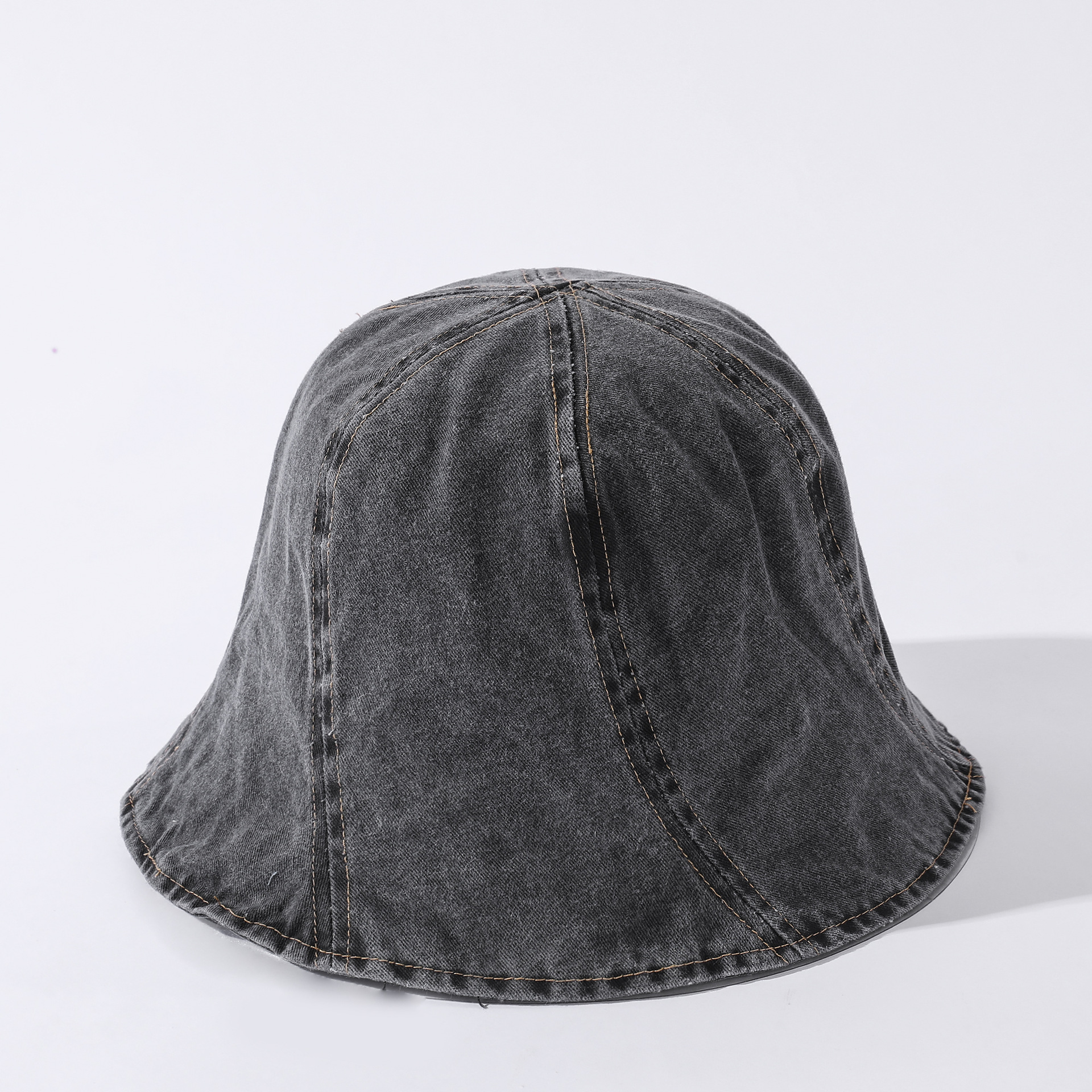 Title 36, Neuer gewaschener Denim Bucket Hat für Damen