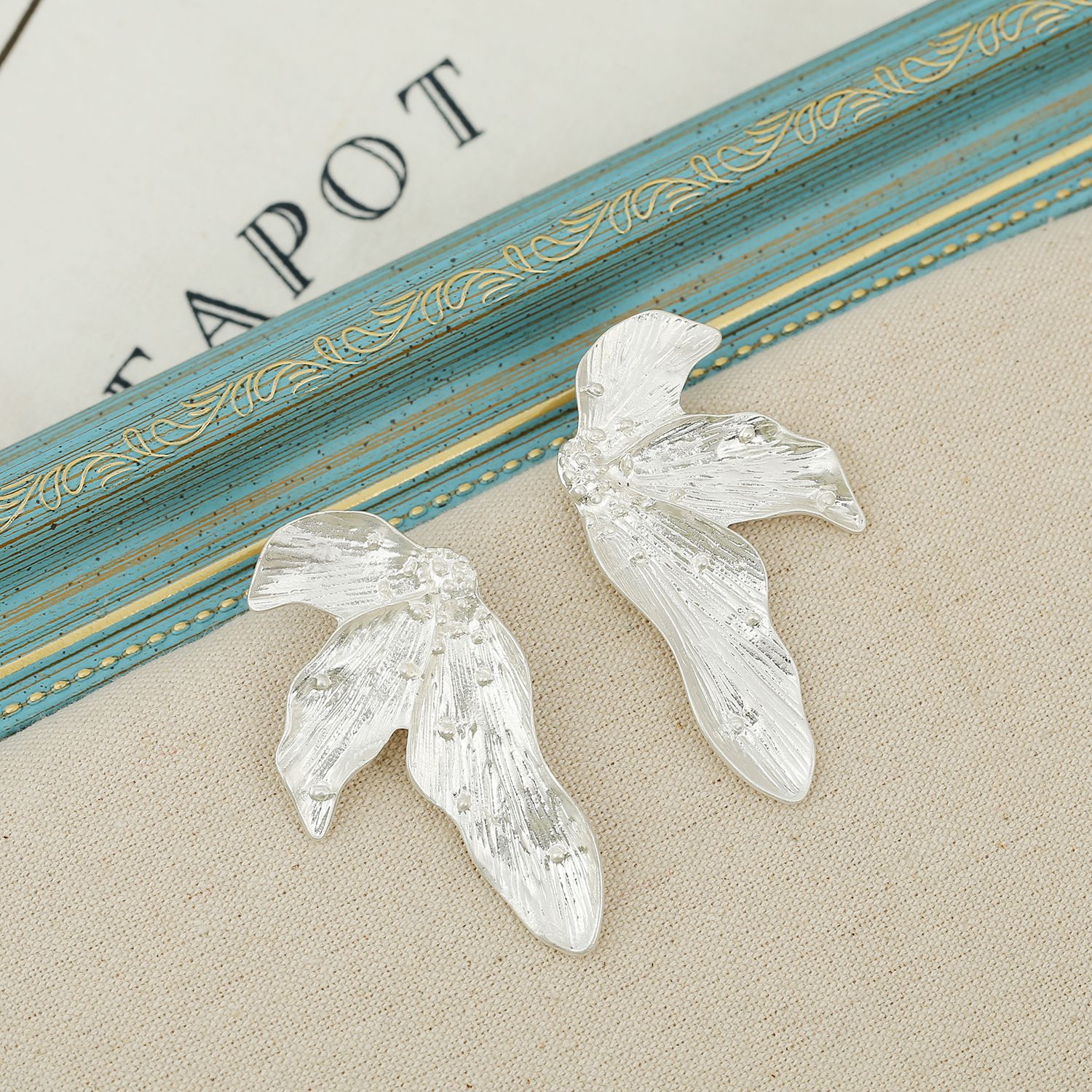 Title 5, Womens Creative Leaf Alloy Earrings Stylish Fa...