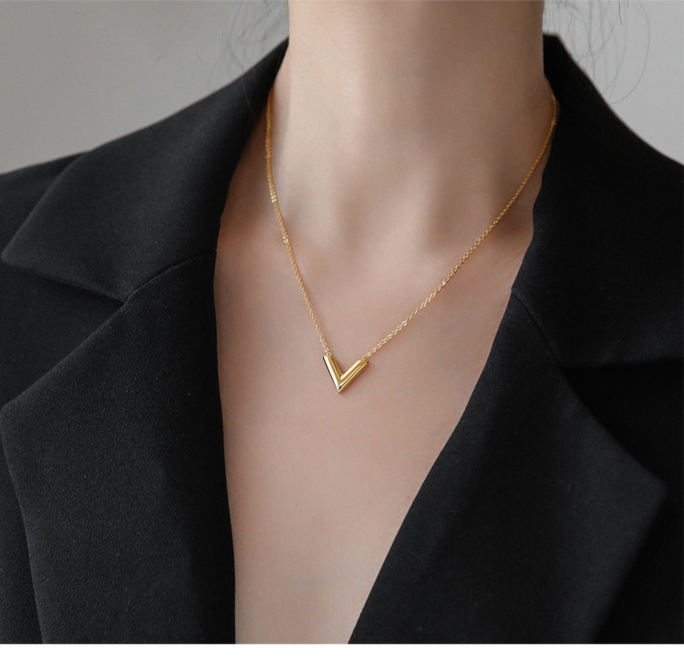 Title 2, Retro persoonlijkheid letter ketting clavicle k...