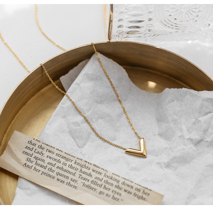 Title 7, Retro persoonlijkheid letter ketting clavicle k...