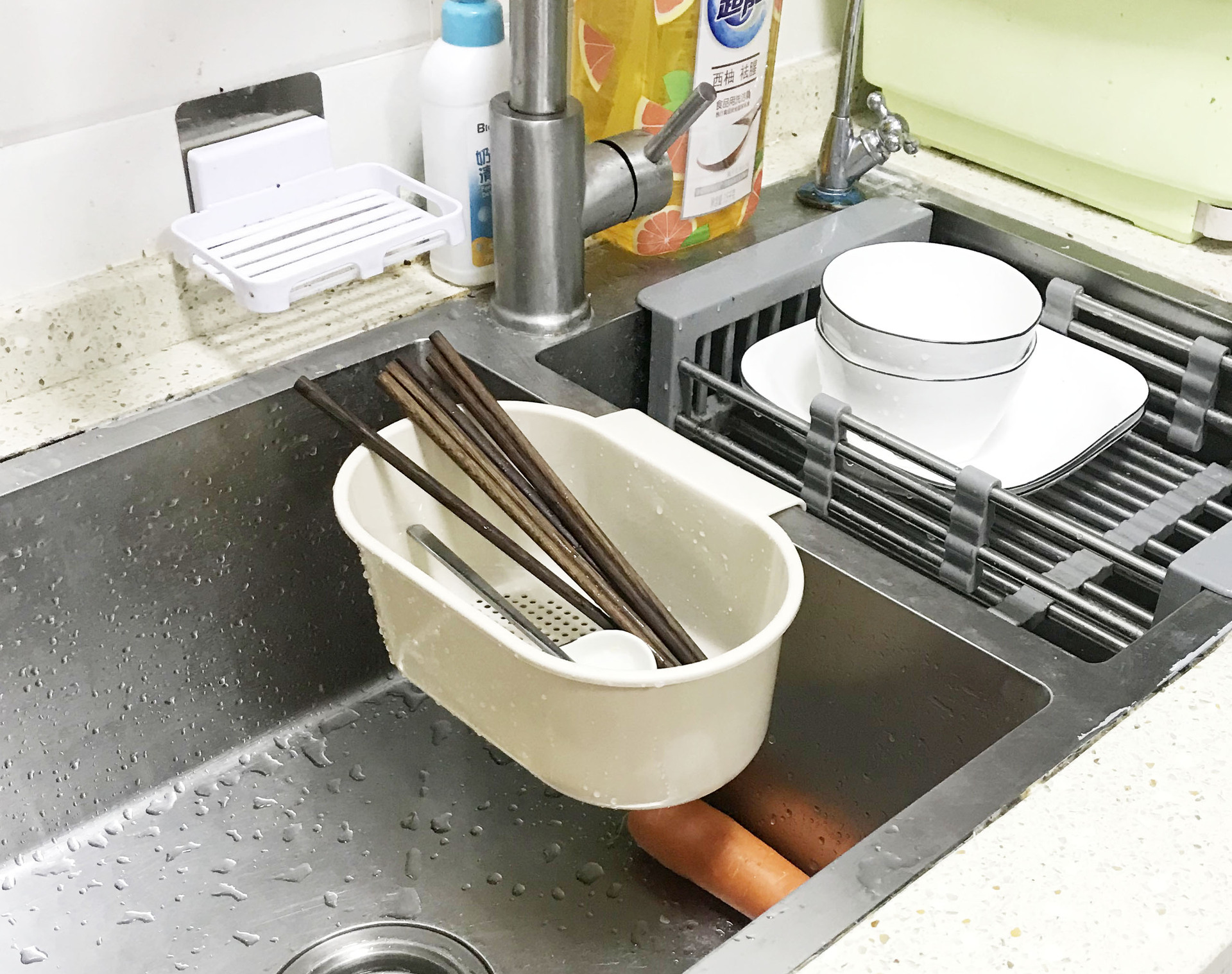 Title 5, Punch-free buckle kitchen sink shelf