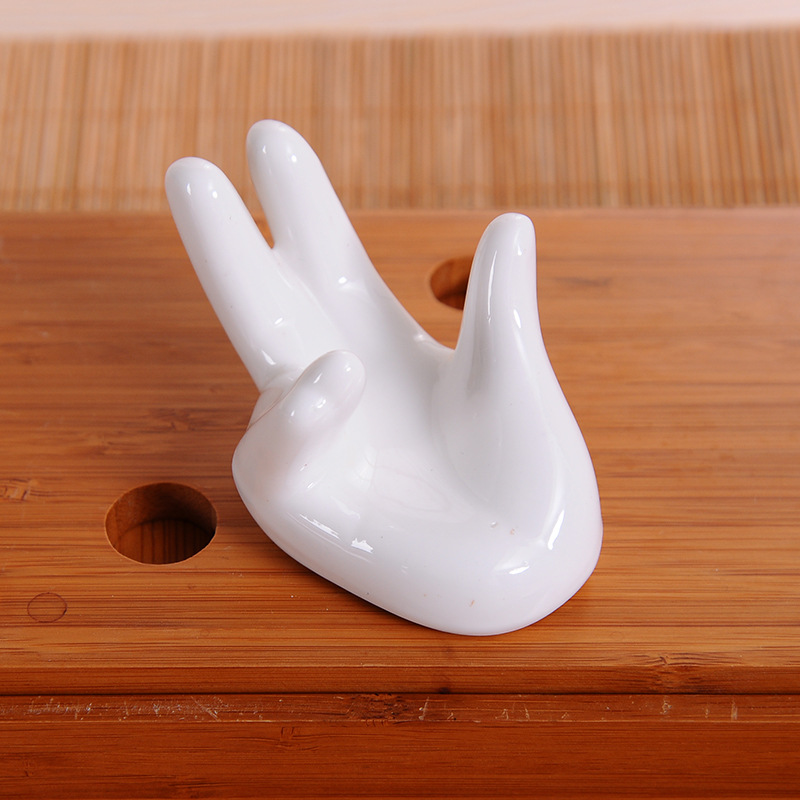 Title 1, Ceramic Guanyin Hand Support