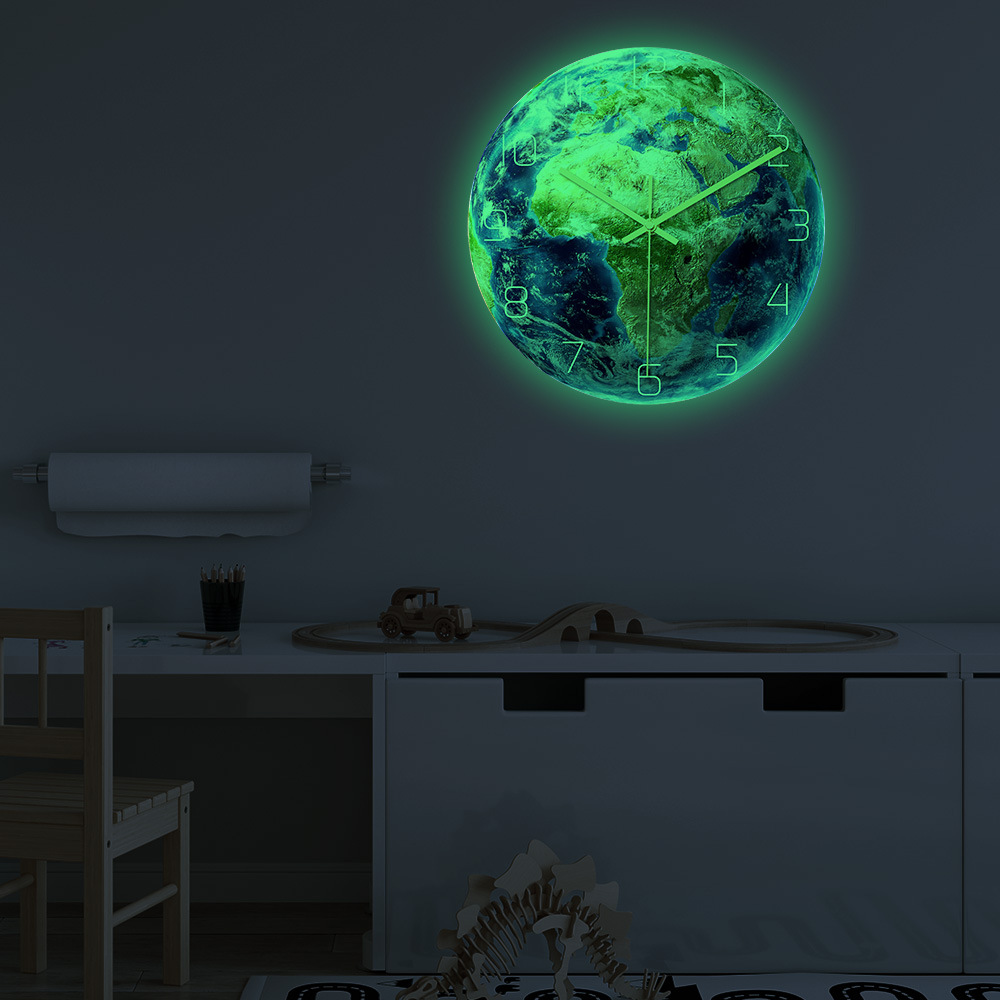 Title 4, Luminous earth wall clock