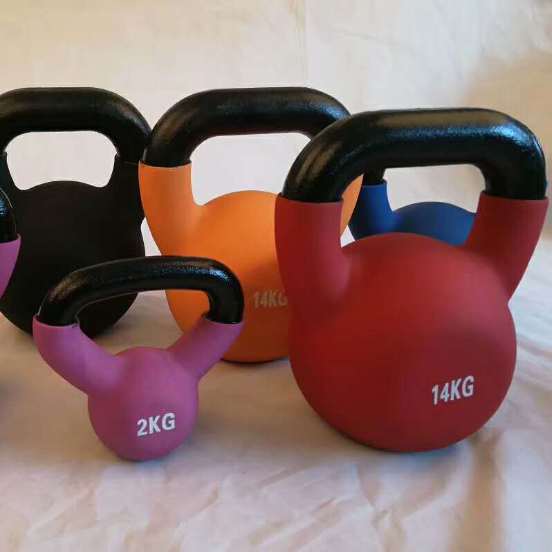 Title 3, Kettlebell in ghisa competitiva per fitness. Mo...