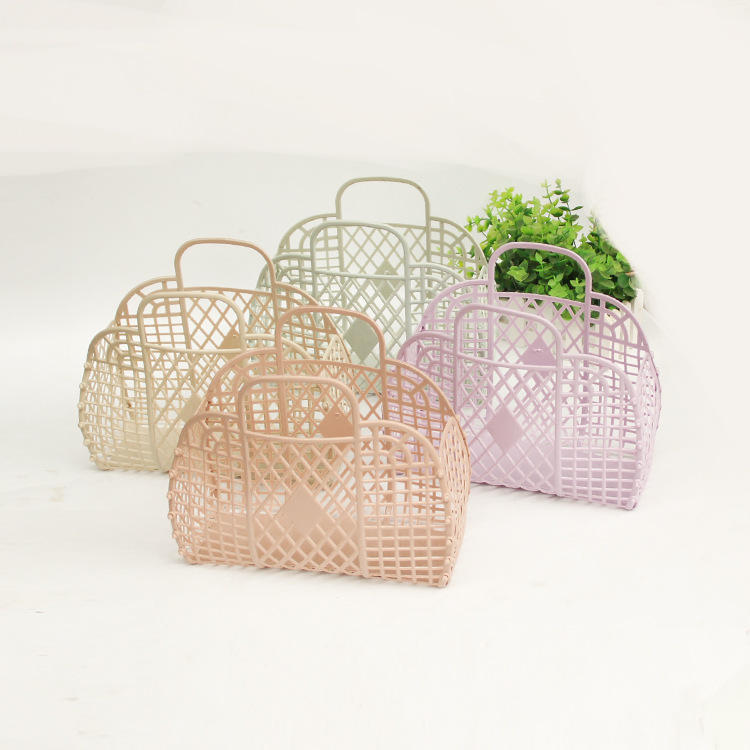 Title 1, Plastic portable bath basket. Conveniently stor...