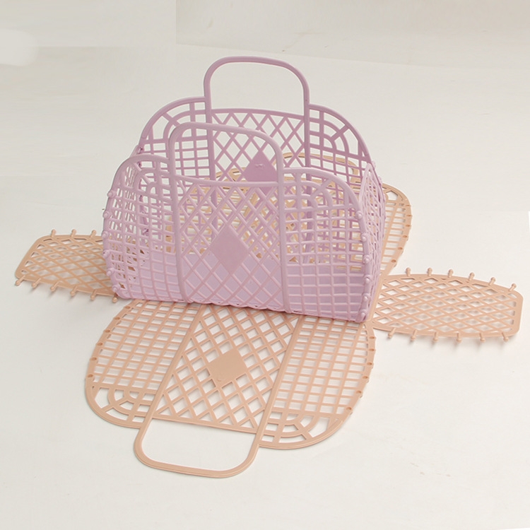 Title 3, Plastic portable bath basket. Conveniently stor...