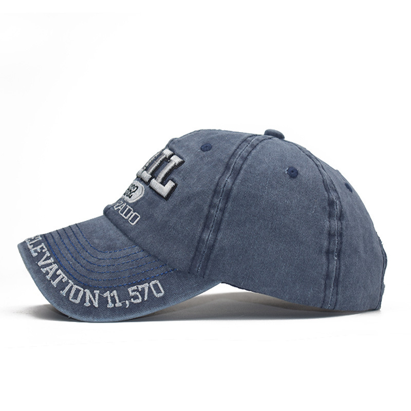 Title 8, Geborduurde baseball cap voor een unieke stijl....