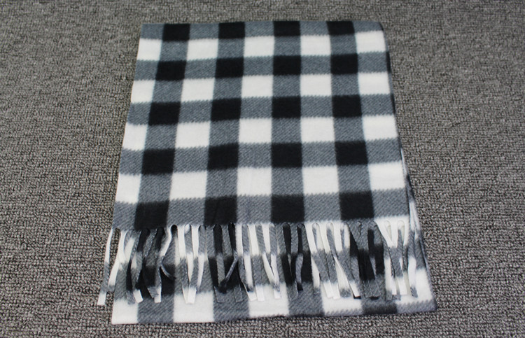 Title 8, Mens British Plaid Scarf