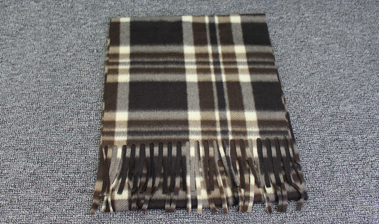 Title 11, Mens British Plaid Scarf