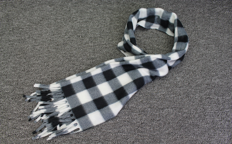 Title 19, Mens British Plaid Scarf