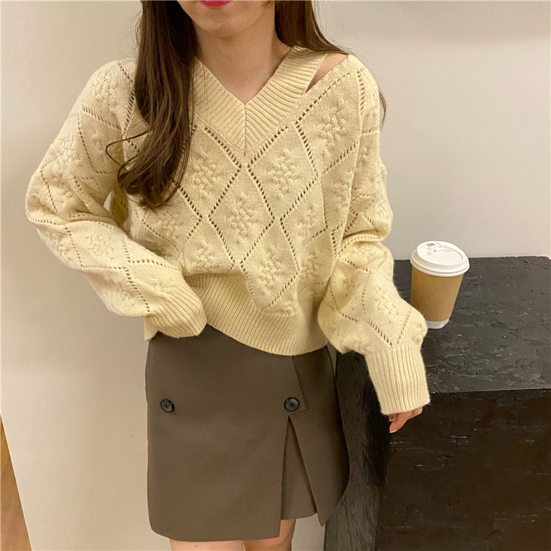 Title 4, Chunky Diamond Jacquard V-Neck Pullover Sweater