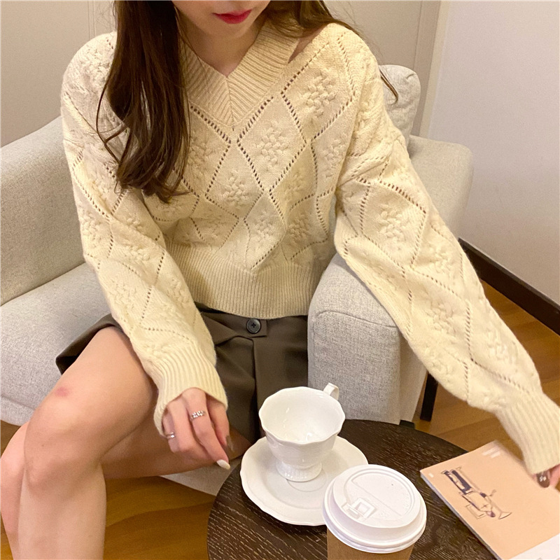 Title 8, Chunky Diamond Jacquard V-Neck Pullover Sweater