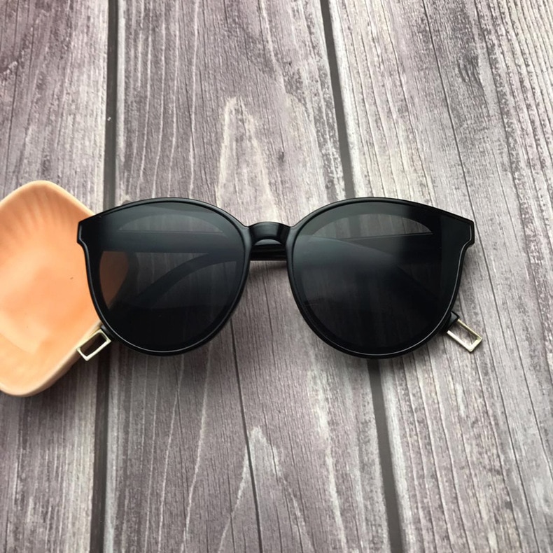 Title 7, Fashionable plastic sunglasses