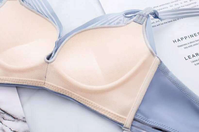 Title 8, Seamless beauty back underwear bra set