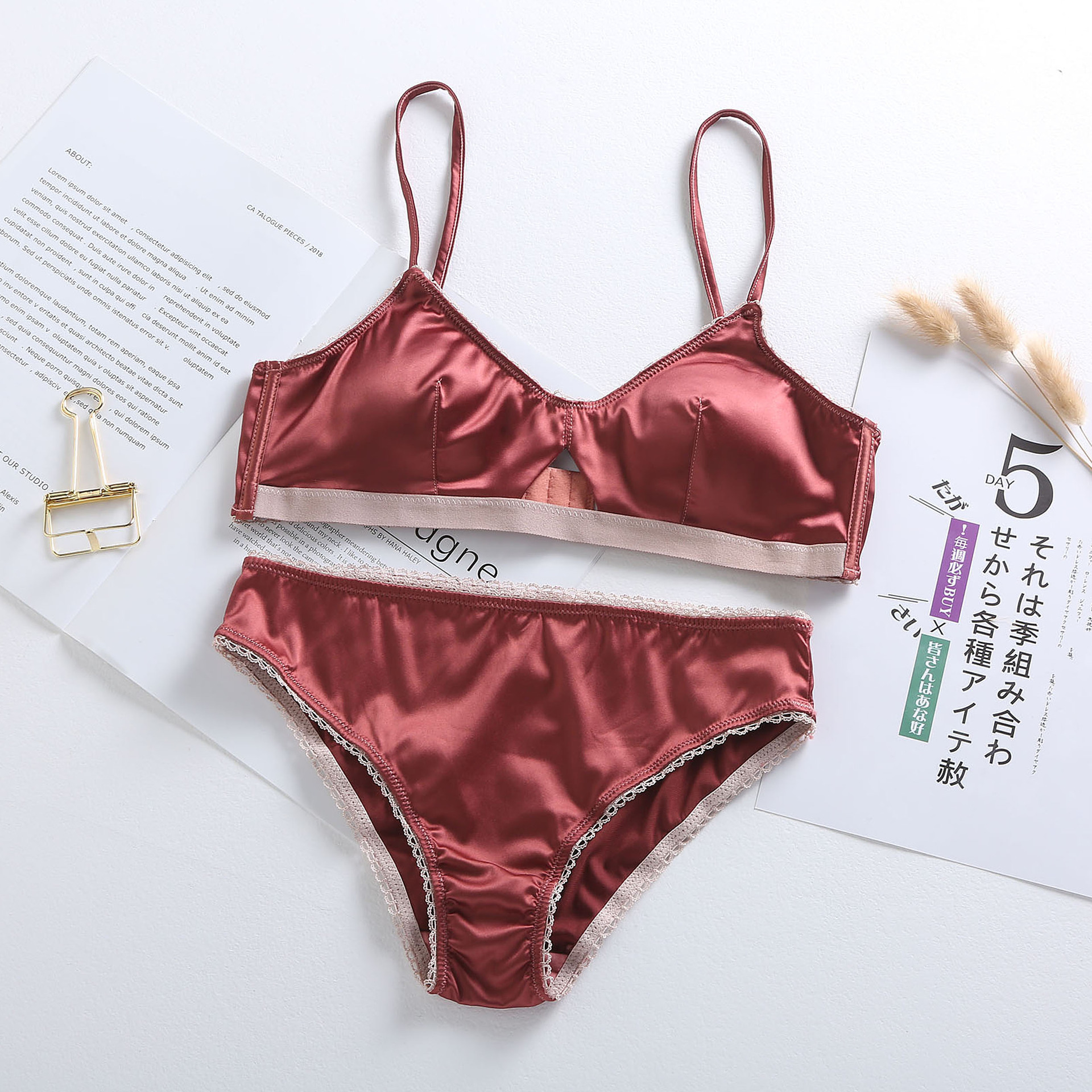 Title 5, Underwear bra set