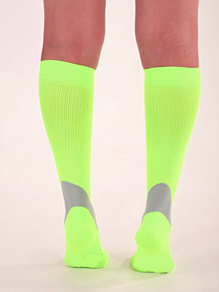 Title 4, Compression sports socks running basketball foo...