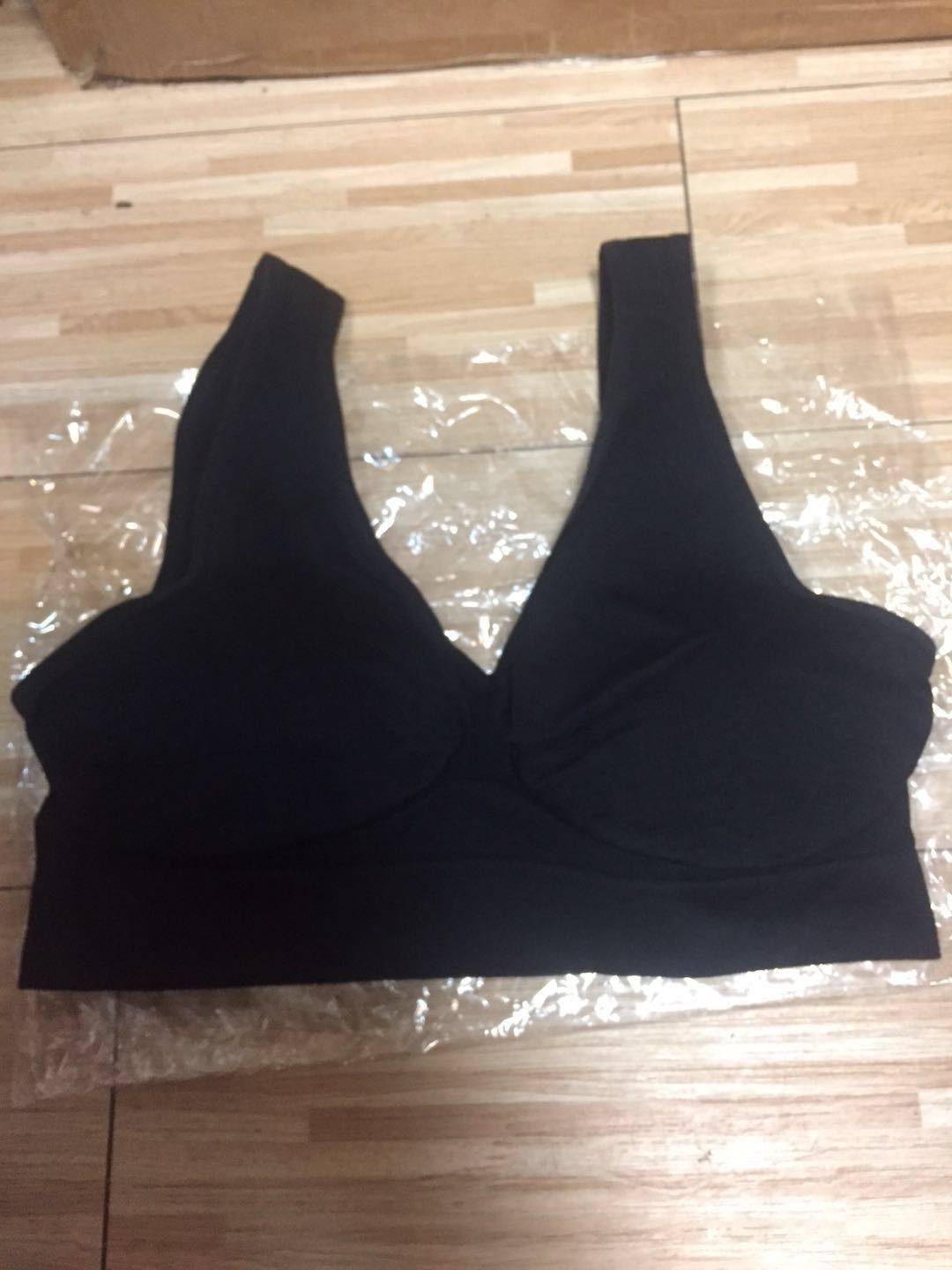 Title 5, Non-Wire Sports Bra and Vest-Style Yoga Seamles...