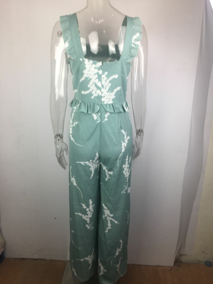 Title 7, Ruffle print jumpsuit with suspenders. Comforta...