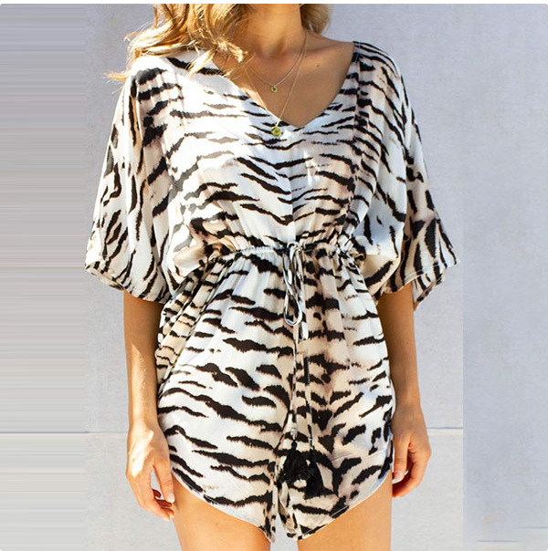 Title 8, Loose-print V-neck high waist leopard jumpsuit