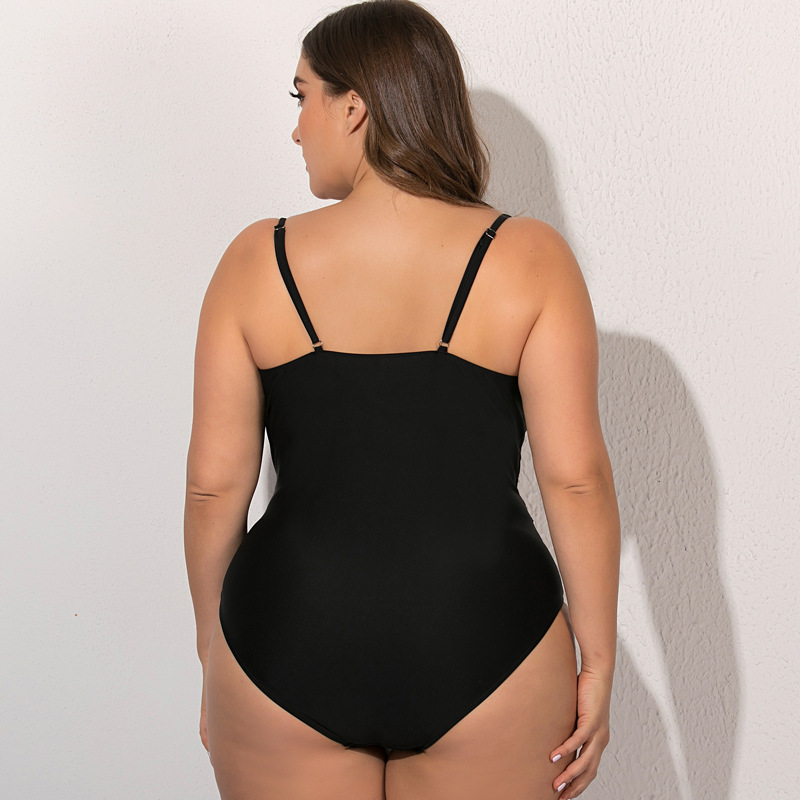 Title 10, Maillot de bain en dentelle unie