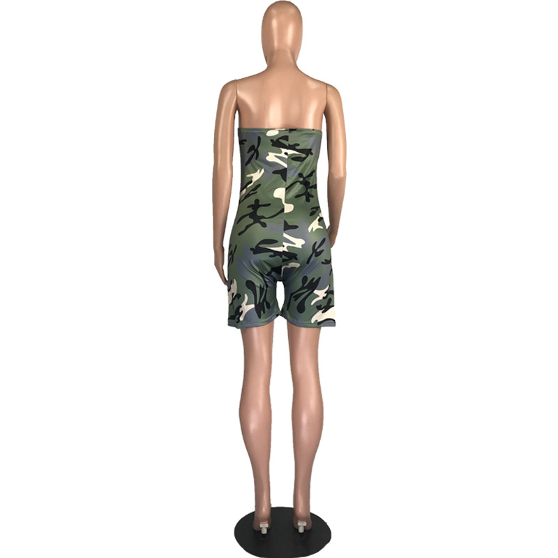 Title 10, Camouflage Jumpsuit mit Wickel-Brust. Der beque...