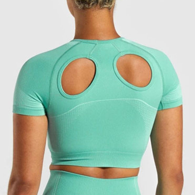 ULTRA_SEAMLESS_CROP_TOP_SPEARM