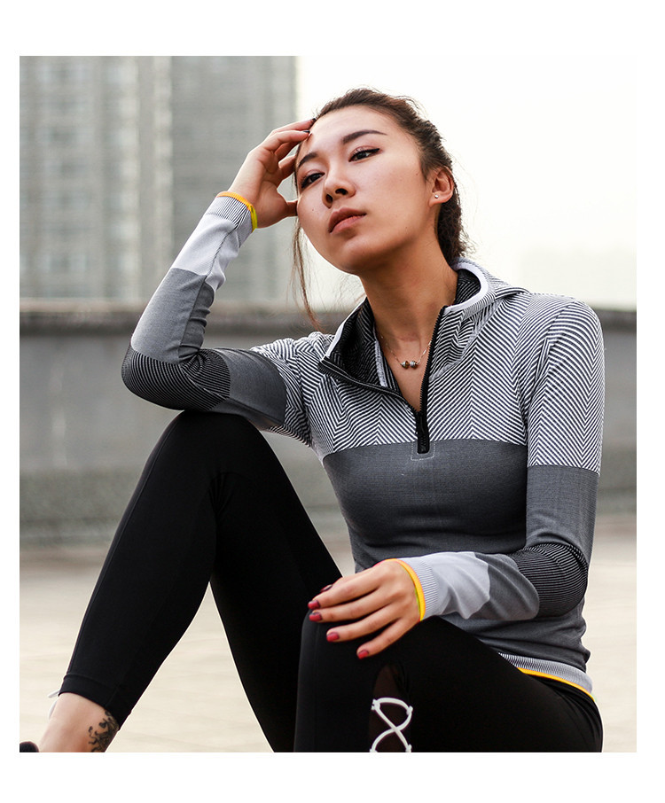 Title 9, Women Hooded running jacket Long Sleeve Sweatshirt