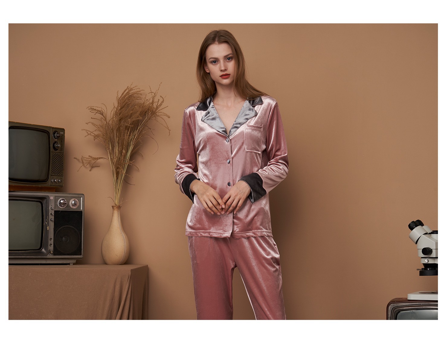 Title 2, Gold velvet ladies pajamas