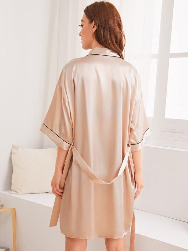 Title 3, Simulated silk robe