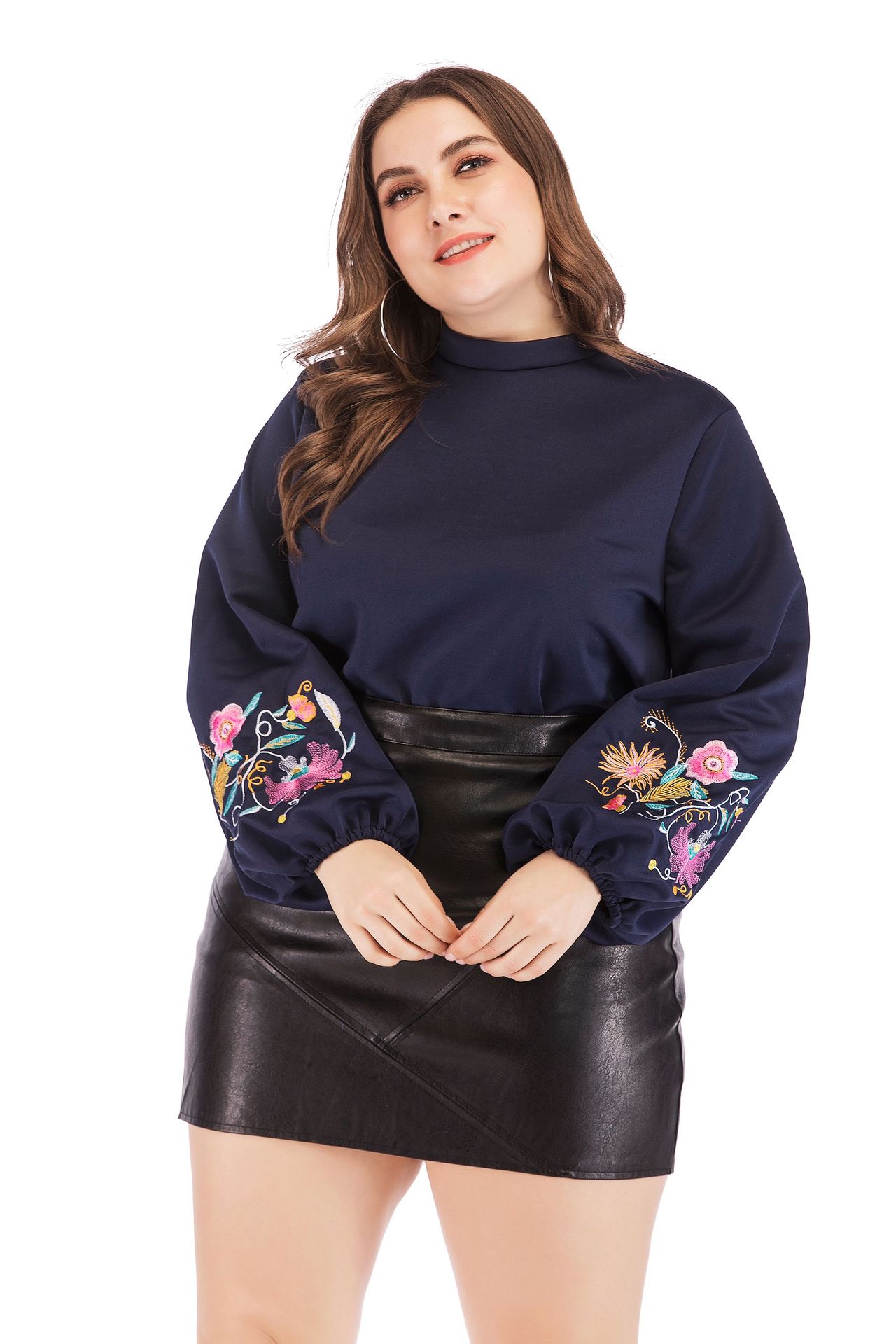 Title 4, Navy Embroidered Flower sleeve large T-Shirt Top