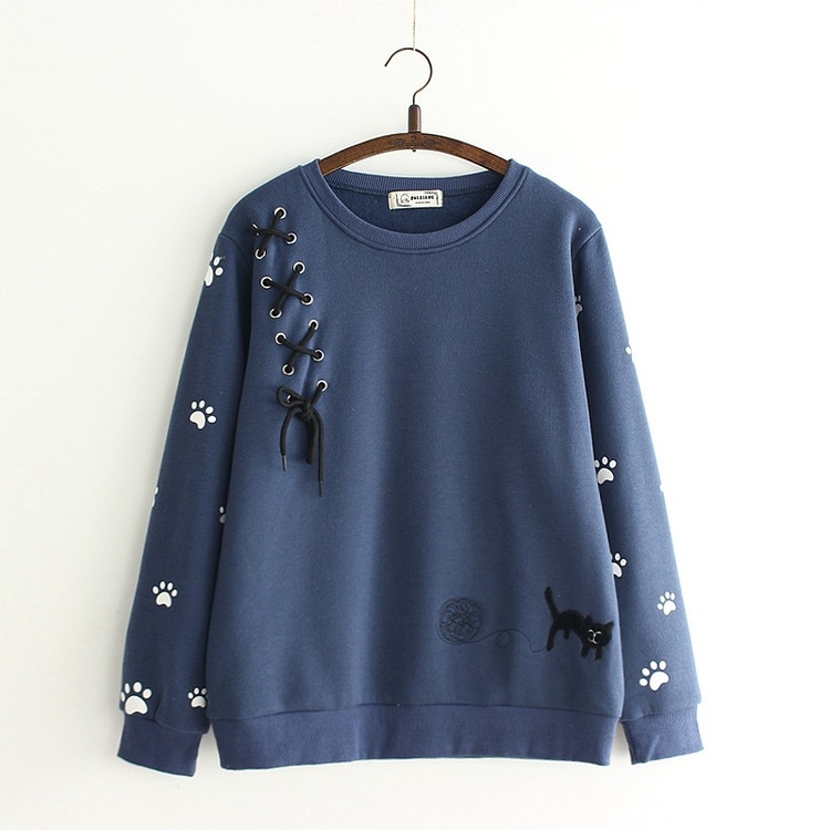 Title 4, Embroidered cat tie pullover sweater