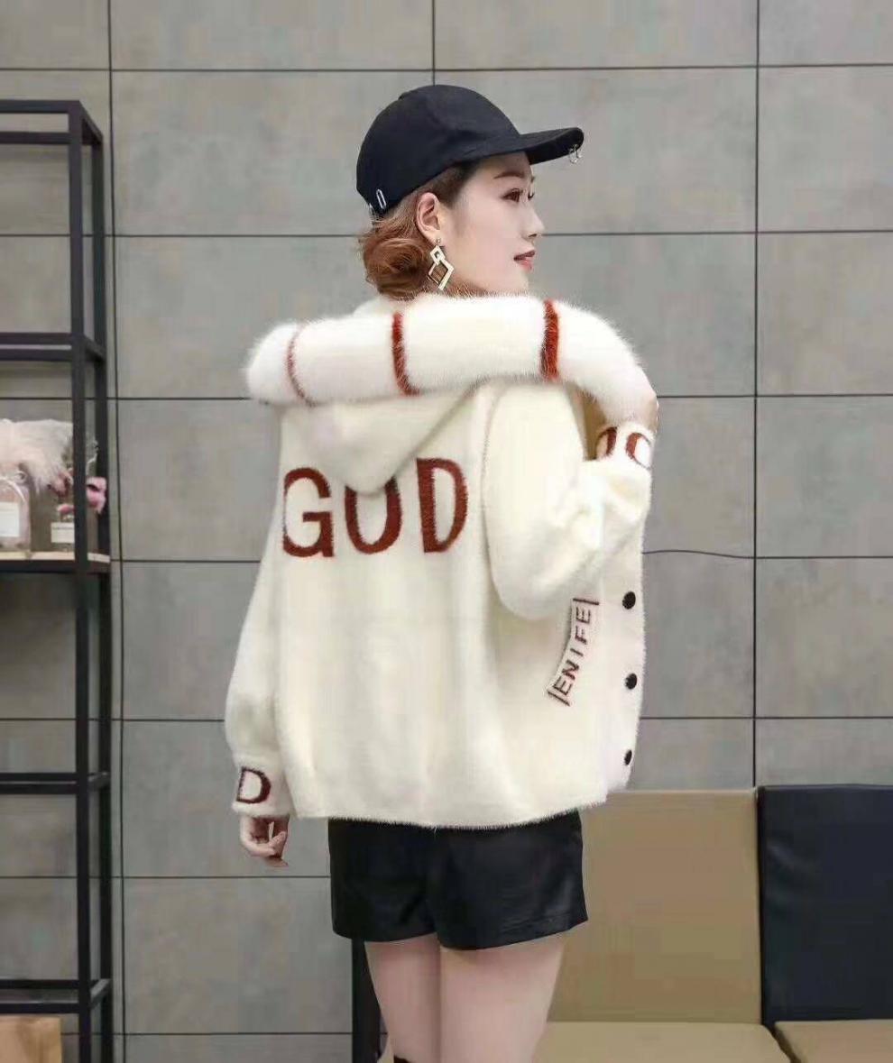 Title 17, Autumn And Winter New Sweater Coat Women Short